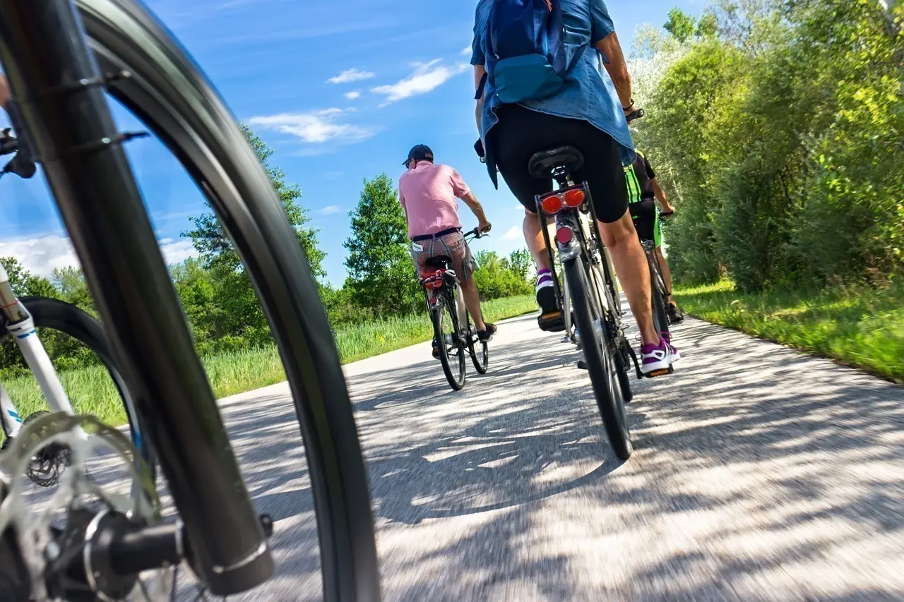 paris-balades-velo-pistes-cyclables-chantilly-versailles-chatou-montparnasse-vincennes-massy-famille-idees-meilleures