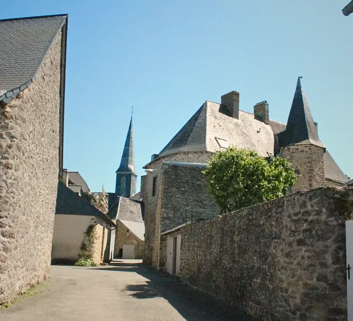 Une ruelle à Sainte-Gemmes-le-Robert