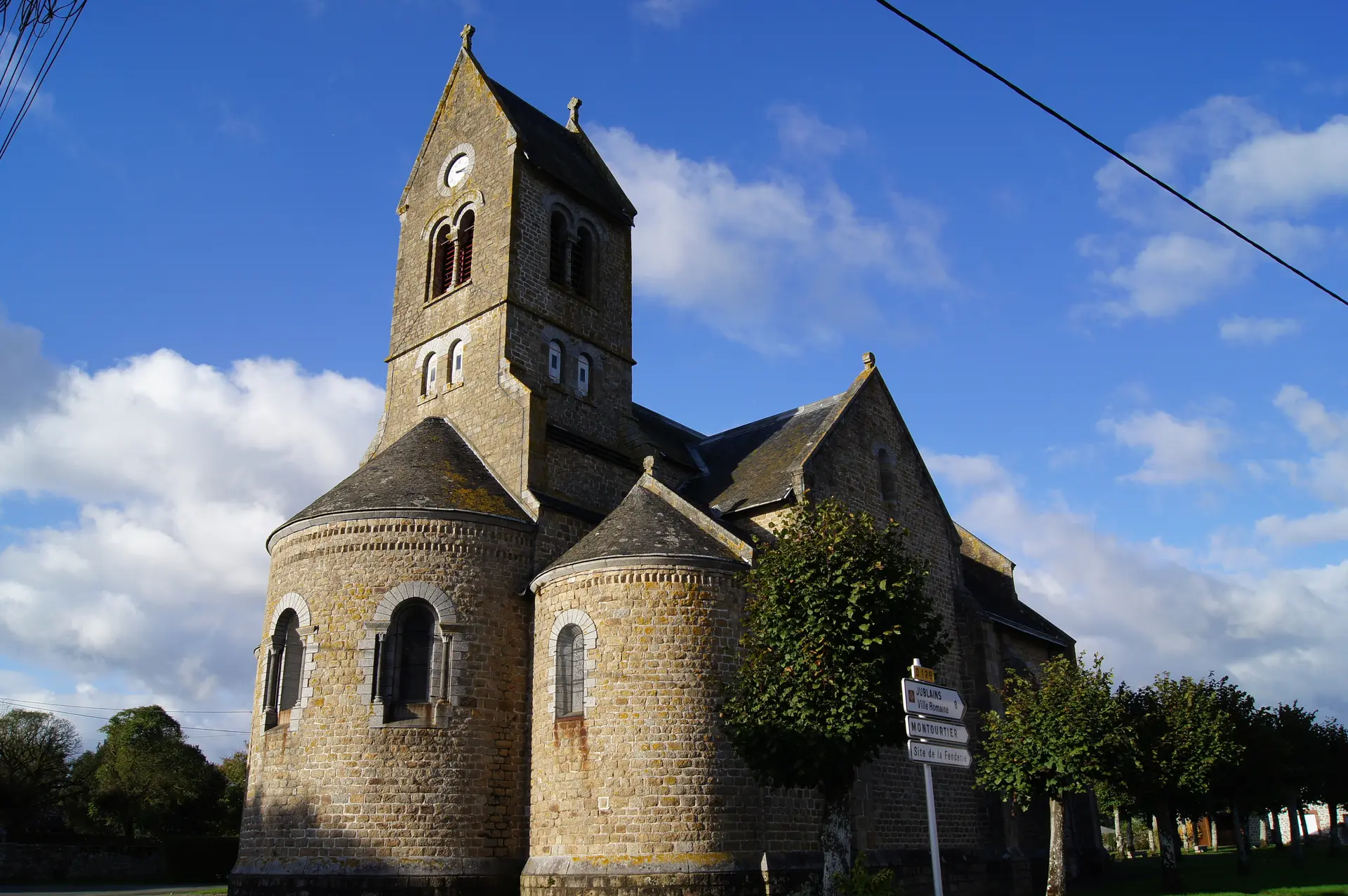 L'église de Deux-Evailles