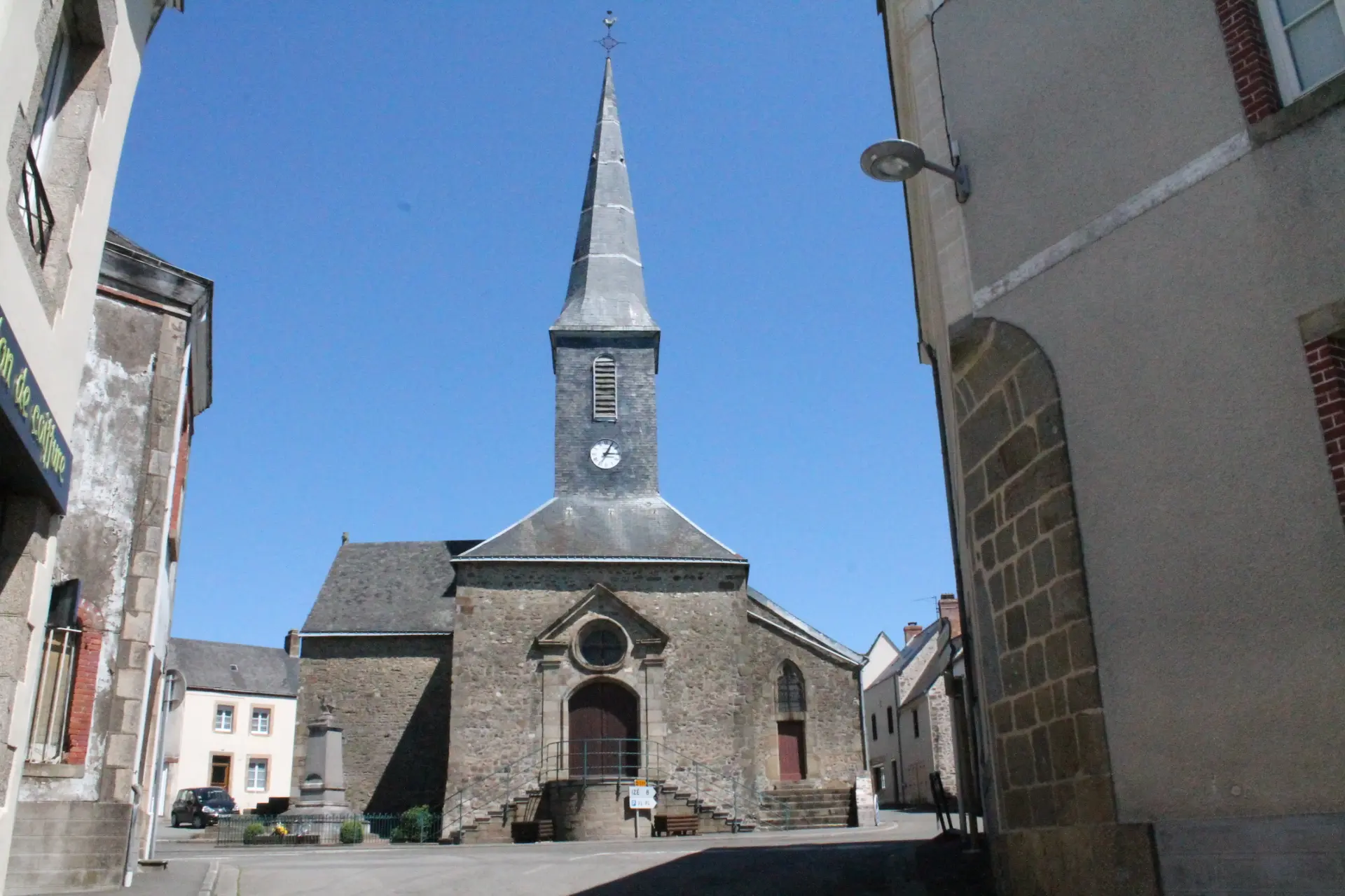 L'église de Sainte-Gemmes-le-Robert
