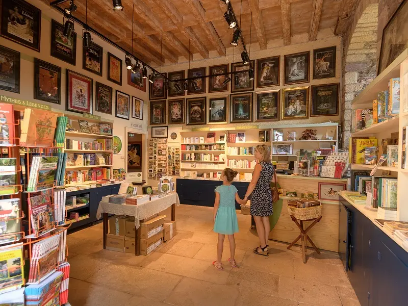 Librairie_Centre_Arthurien_Chateau_Comper_Concoret_Destination_Brocéliande