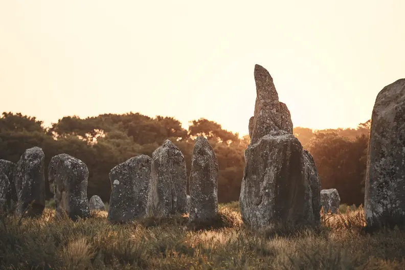 Les mégalithes de Carnac dans la lignée des 7 merveilles - Mégalithes en fête