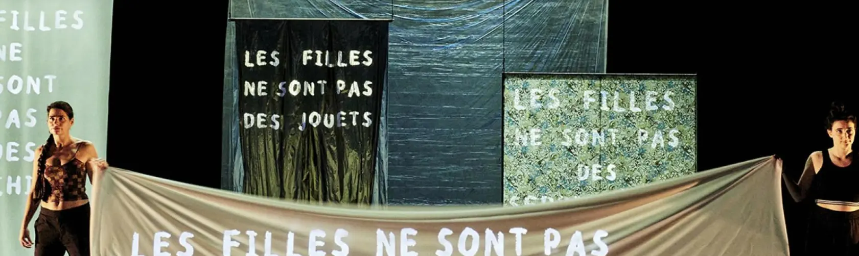 Les filles ne sont pas des poupées de chiffon