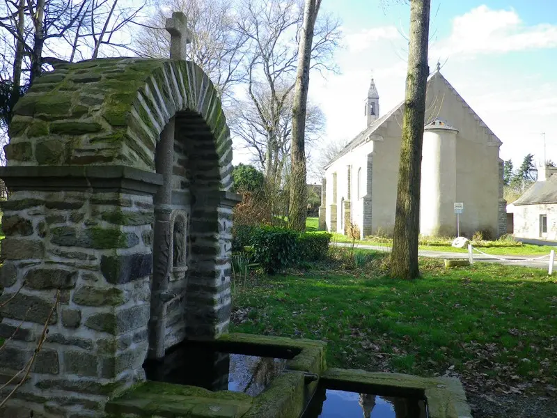 Chapelle Luzunin et sa fontaine