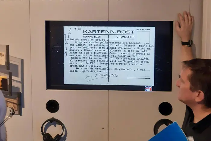 Kartenn-bost_visite guidée musée carte postale en breton_Carton Voyageur Baud