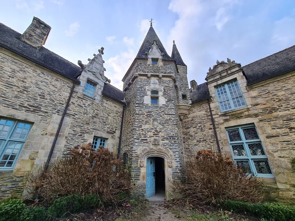 Passez la porte du château endormi