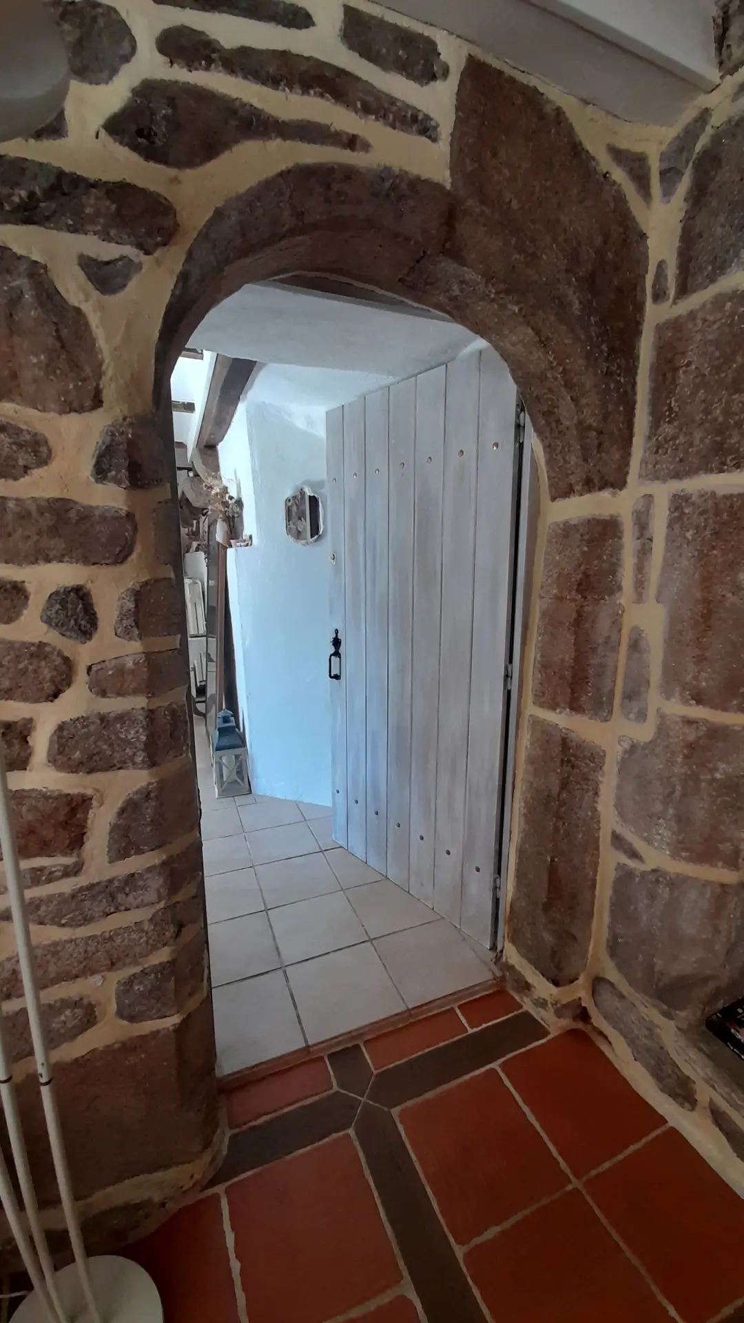 Porte intérieure du manoir de La Villeneuve © RMCom