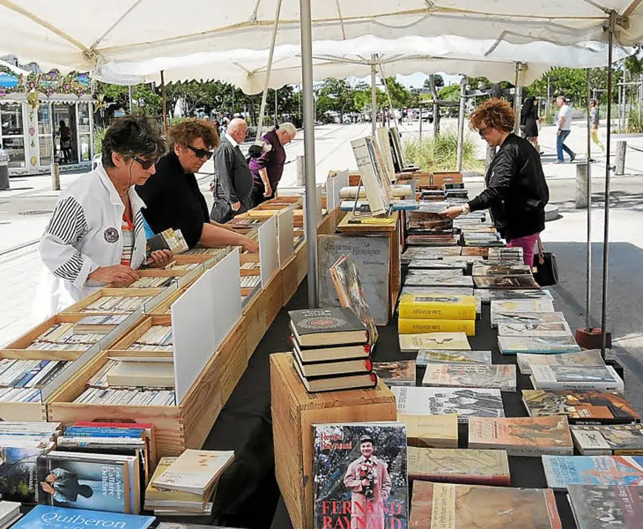 Marché des bouquinistes-Quiberon-Morbihan-Bretagne Sud