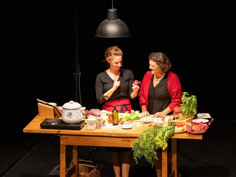 spectacle gourmand - la cuillere en bois - théâtre - Taupont