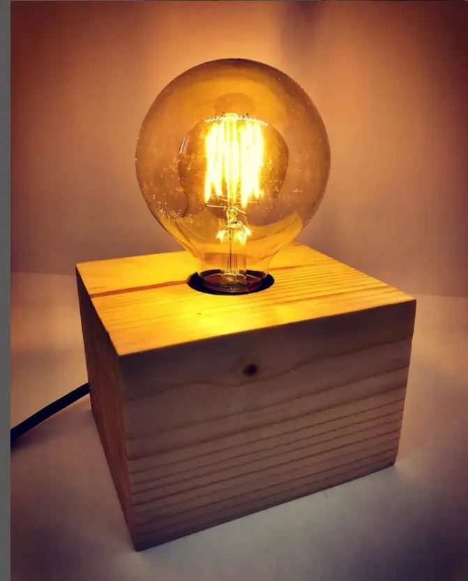 Atelier fabrication d'une lampe Design en bois