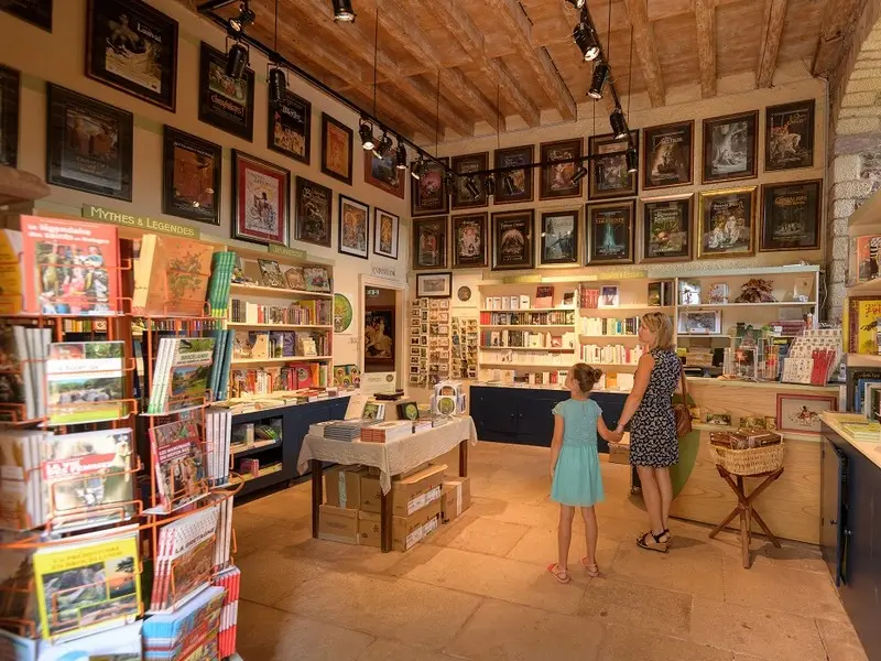 Librairie_Centre_Arthurien_Chateau_Comper_Concoret_Destination_Broceliande