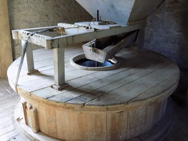 moulin_tremel_meule_journéeseuropéennes_Néant_sur_Yvel_DESTINATIONBROCELIANDE