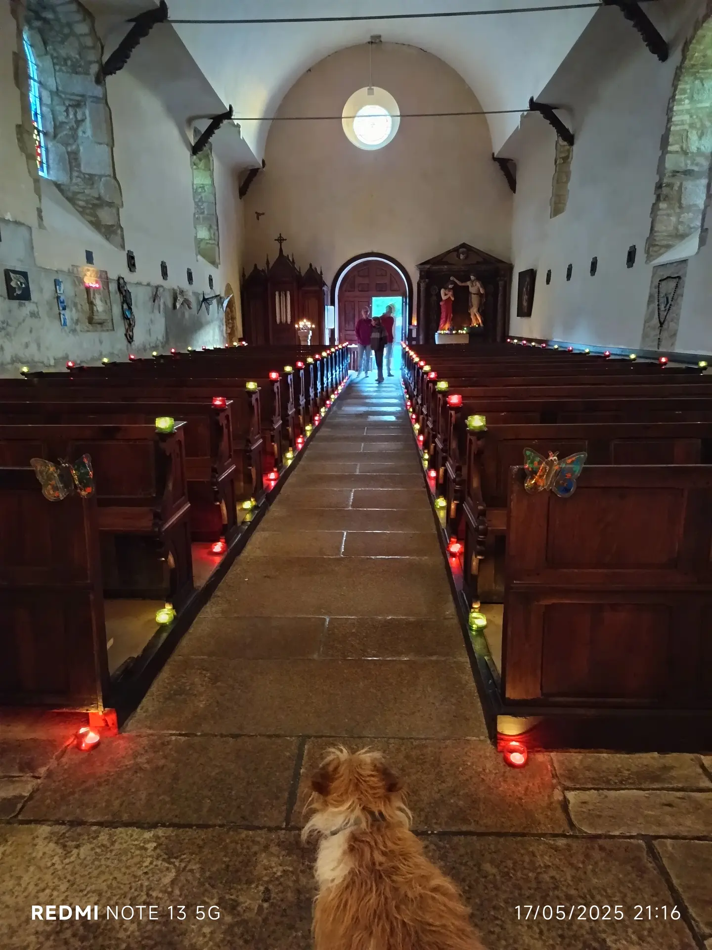 Allée central de l'église