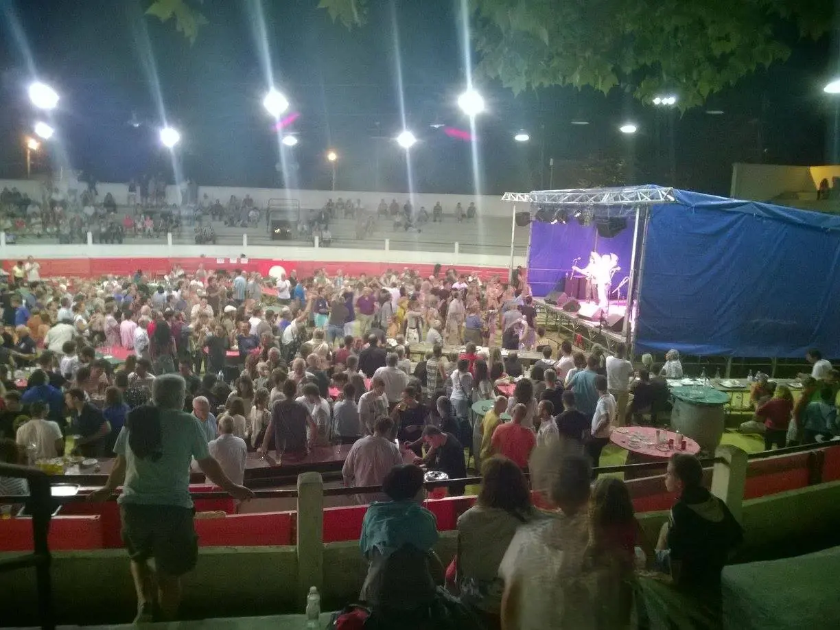 ©Esbouats concert arènes