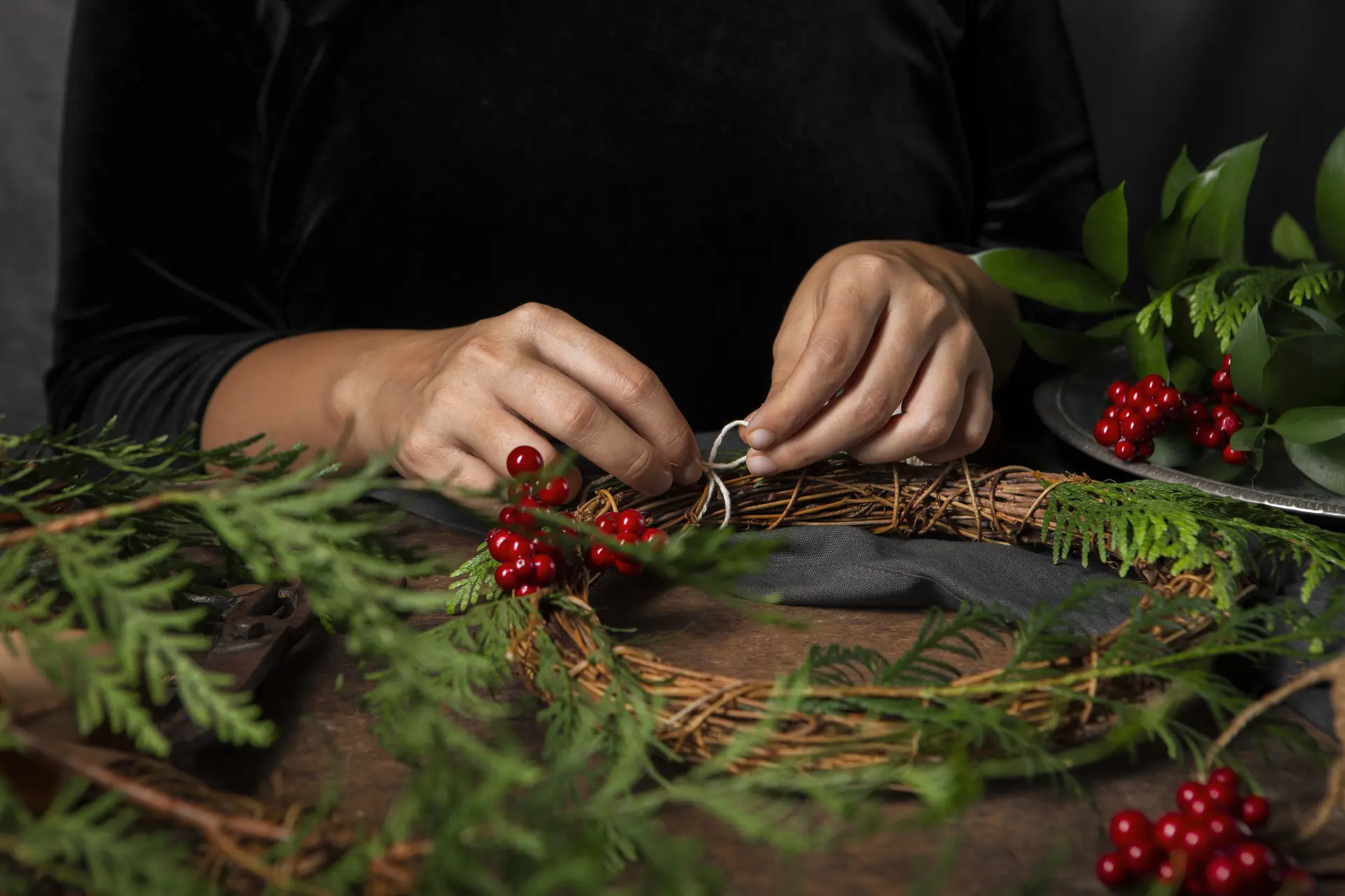 Atelier floral couronne noel ©Freepik