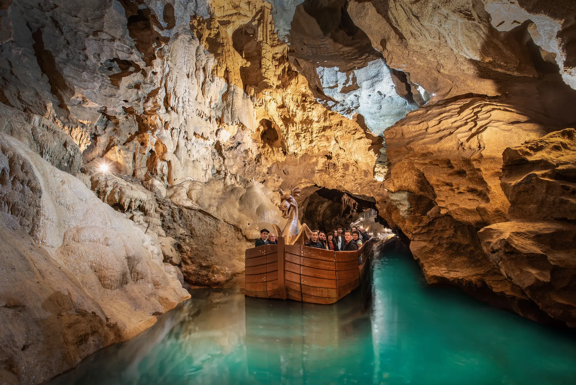 Bateau eau claire ©Grottes de Bétharram_2023