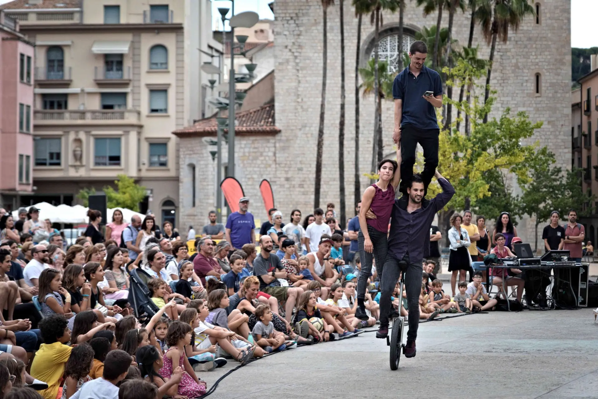 Lourdes espace R.Hossein théâtre cirque instants 24 février 2026