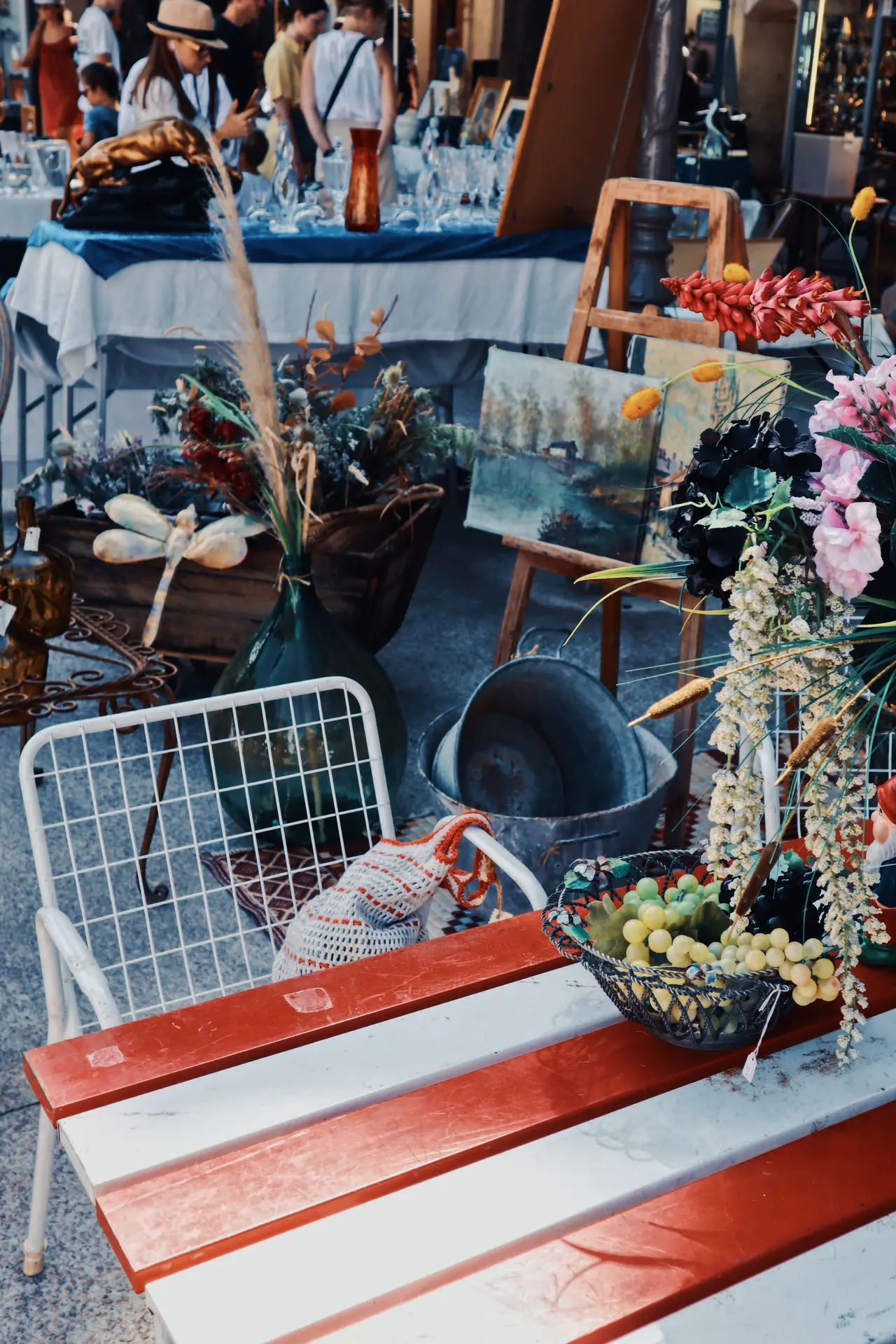 Vide-greniers marhé aux puces © Angélina Herbert on Unsplash