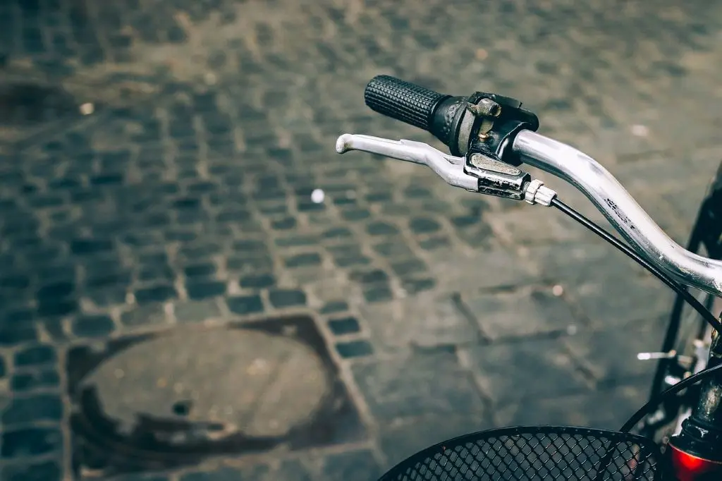 rus-burkhanov-bicycle-4866140_1280