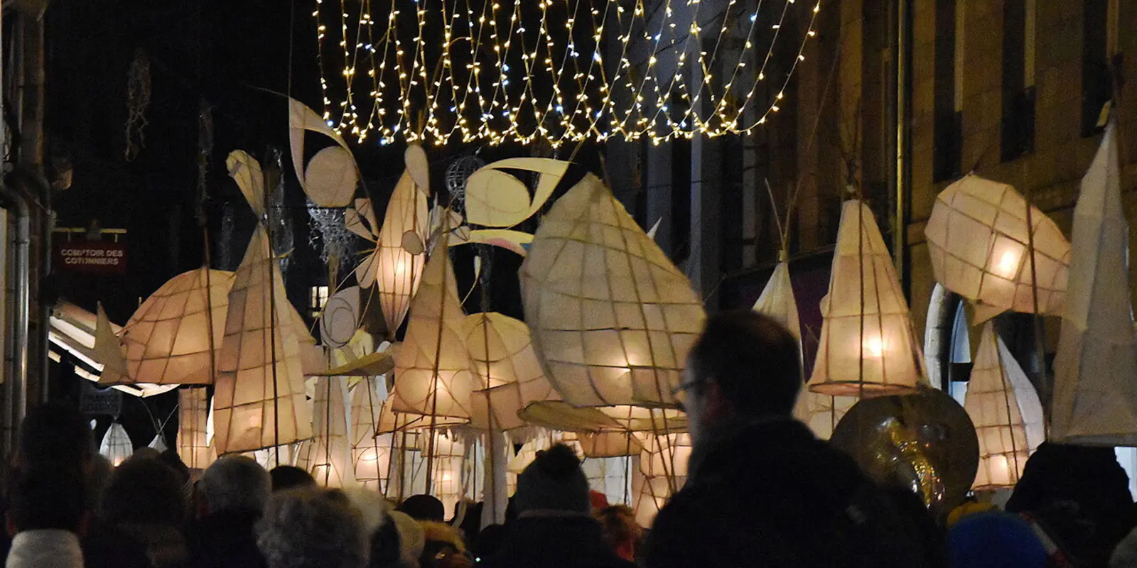 2025-11-01-la-parade-des-lanternes
