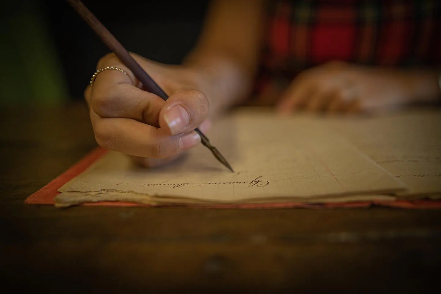 Atelier écriture au porte-plume Musée vivant de l'école publique Laval - Quentin Photographie
