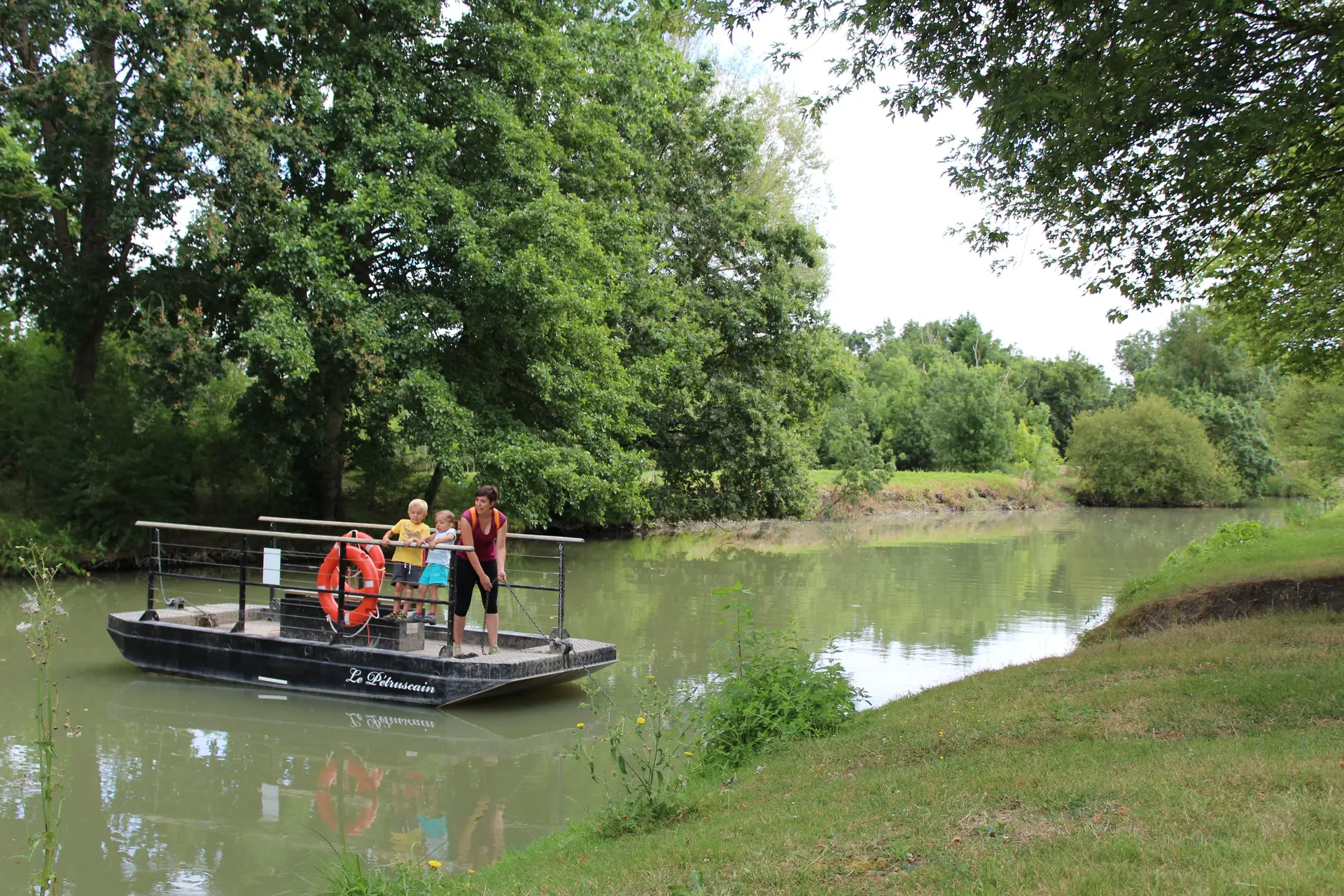 Sentier des bois blancs - bateau à chaîne