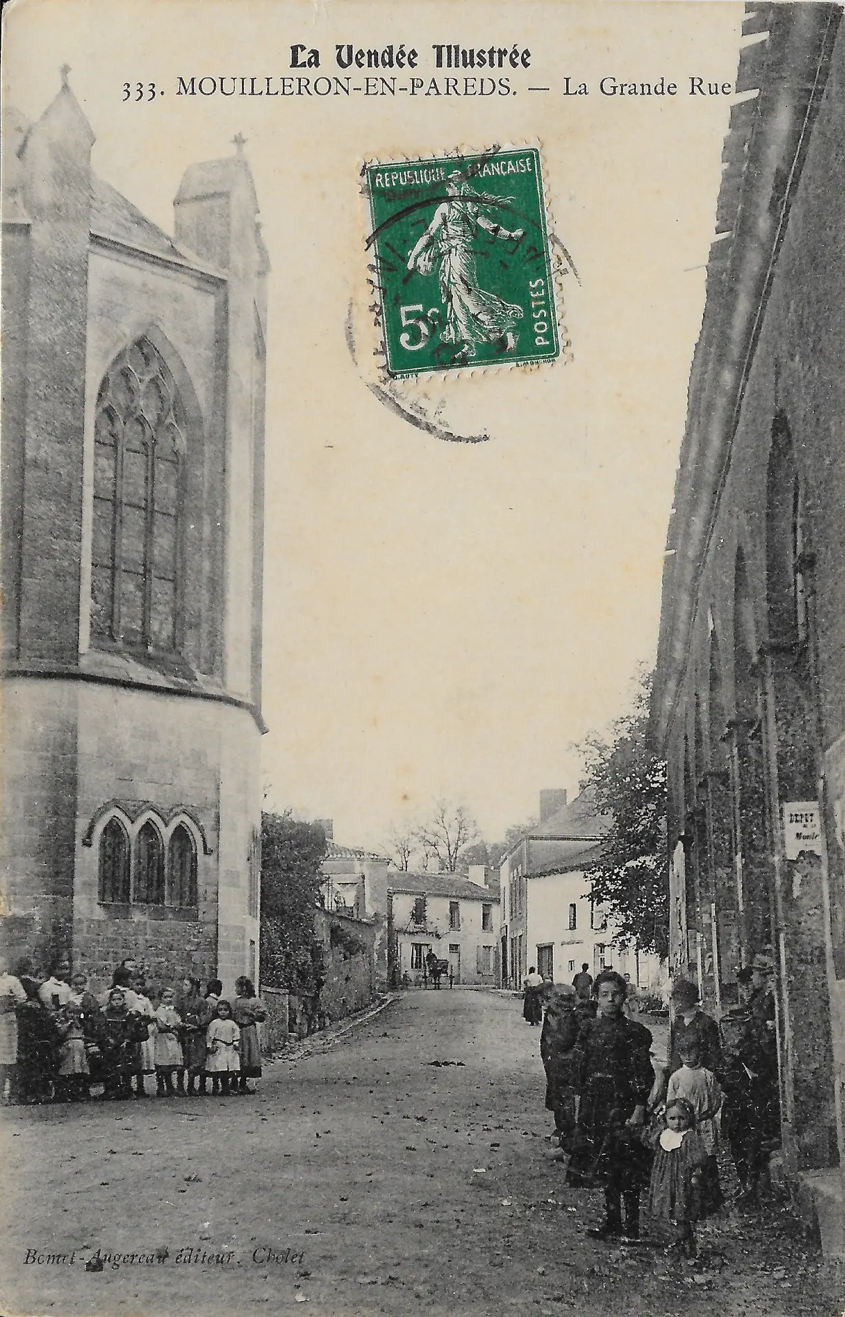 Mouilleron La Grande Rue