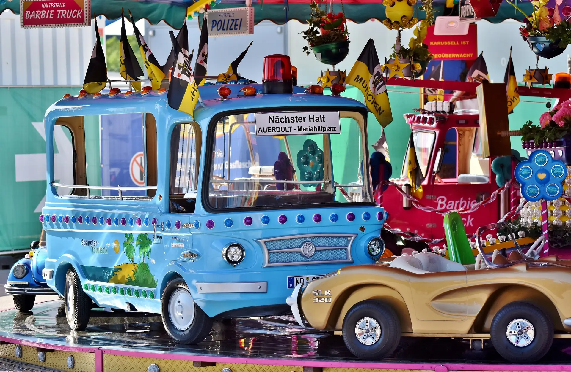 carousel-g321033f43_1920