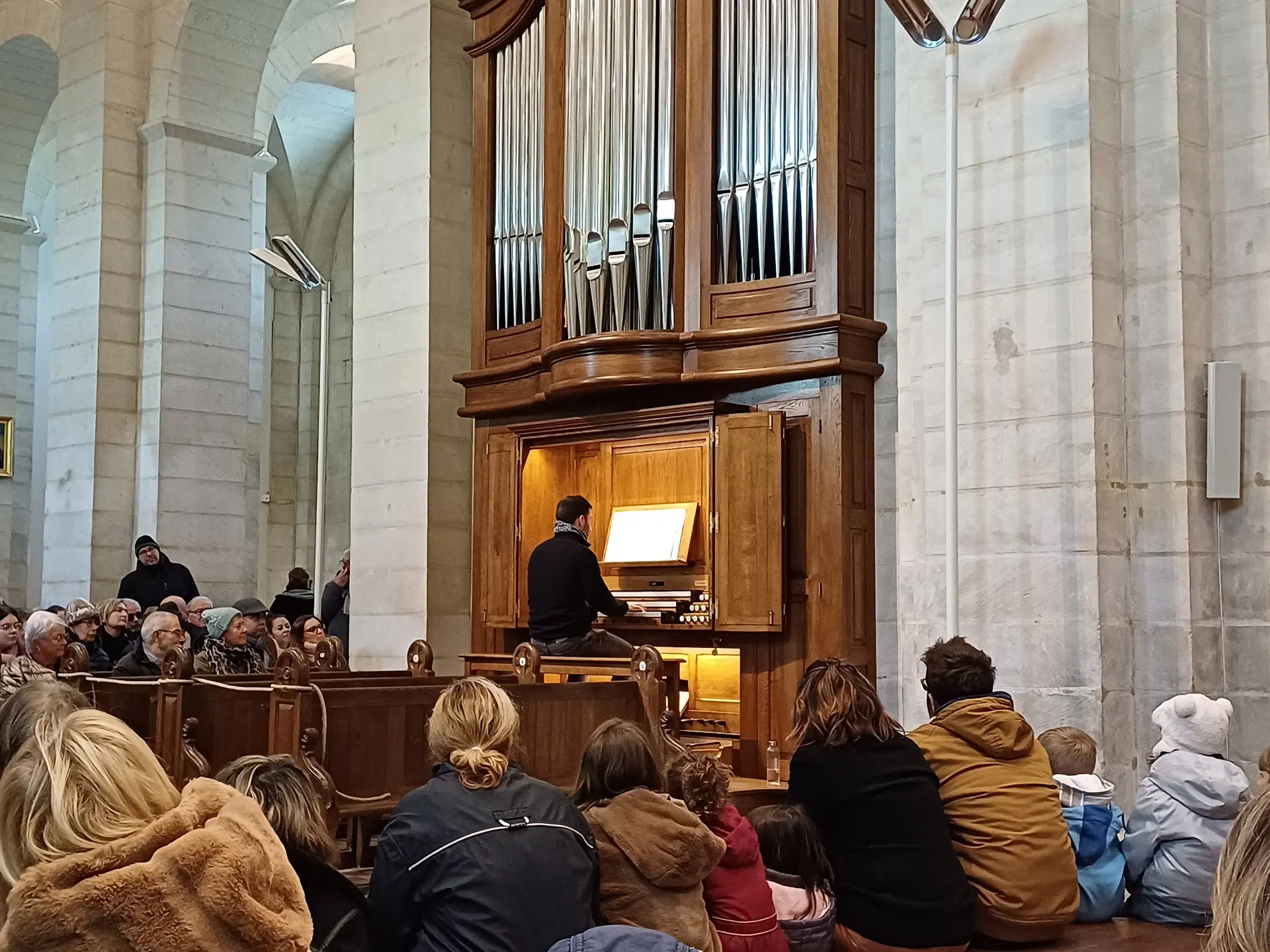 concert-orgue-marché-de-noel-vouvant-vendee-1