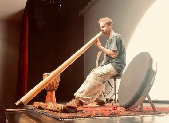 Agenda 550x400 [Sept26 - Janv27] - didgeridoo