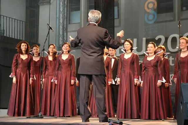 ionasnicolae-chorus-515897_640