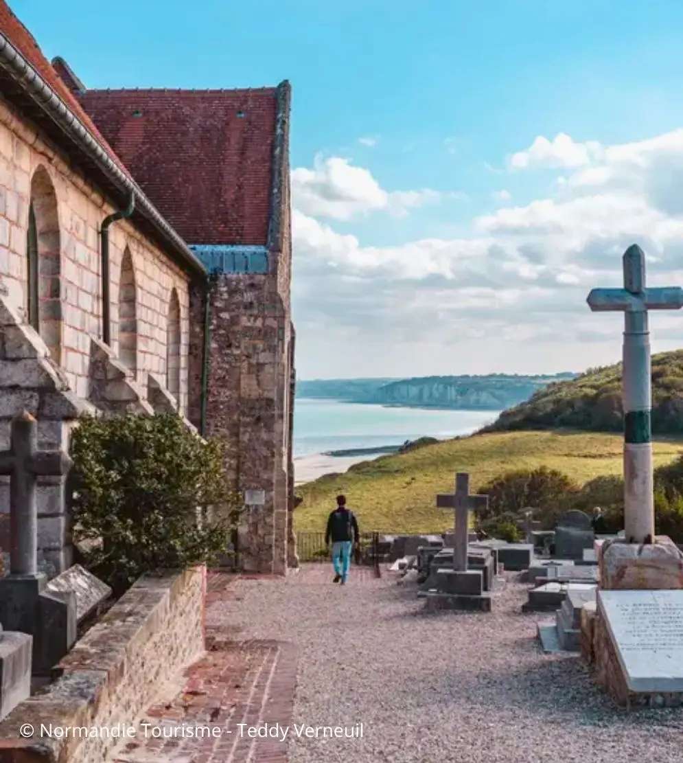 L'église St Valéry et le cimetière marin