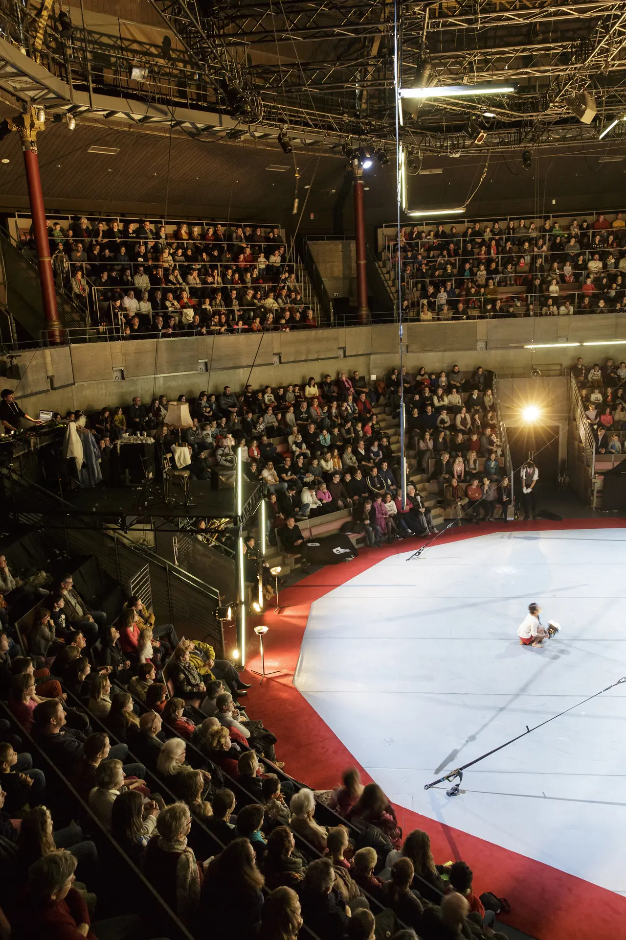 ... AVEC VUE SUR LA PISTE - 27e promotion du CNAC -