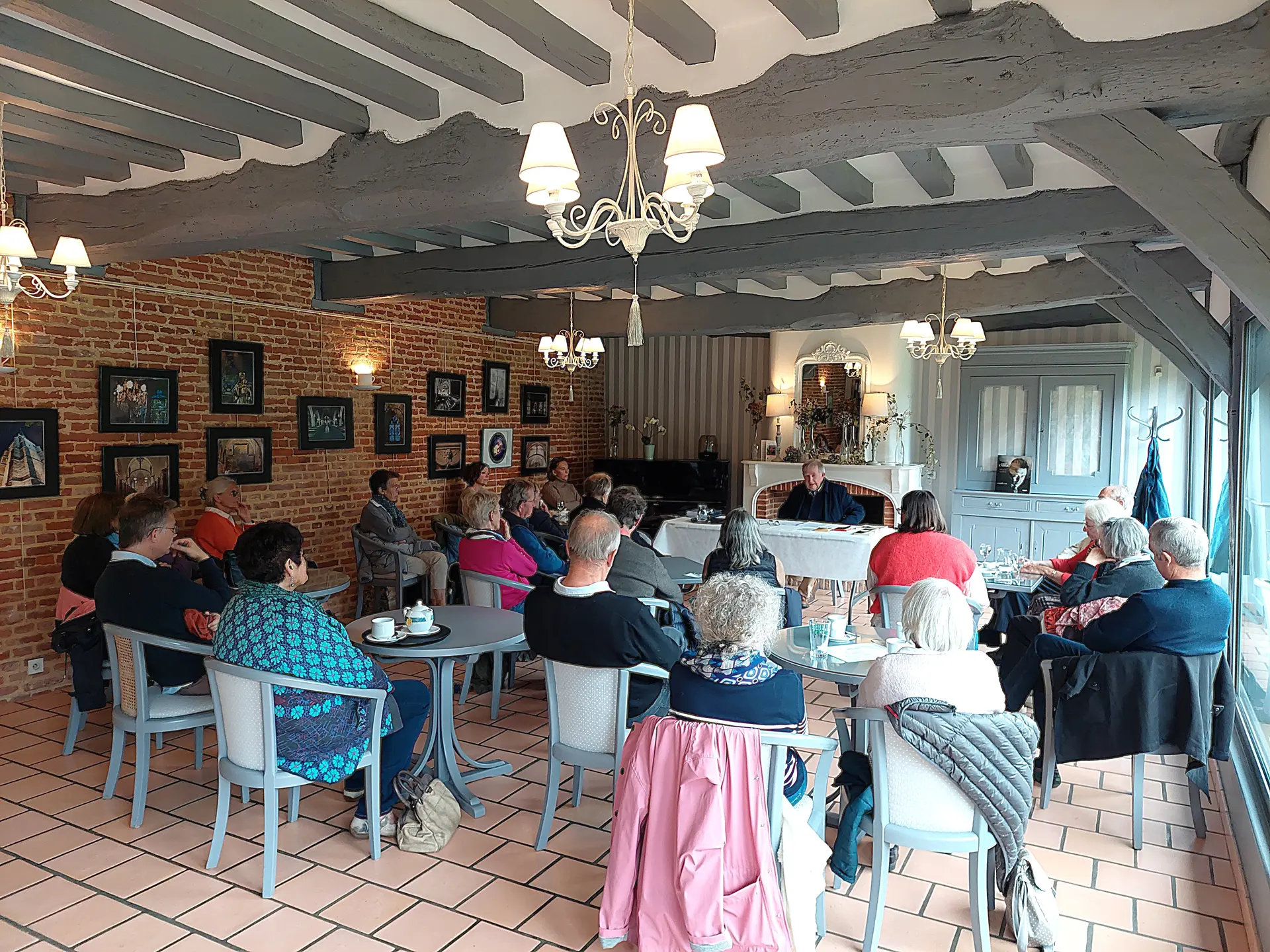 Causerie Littéraire à la Terrasse Gourmande, Parc du Colombier