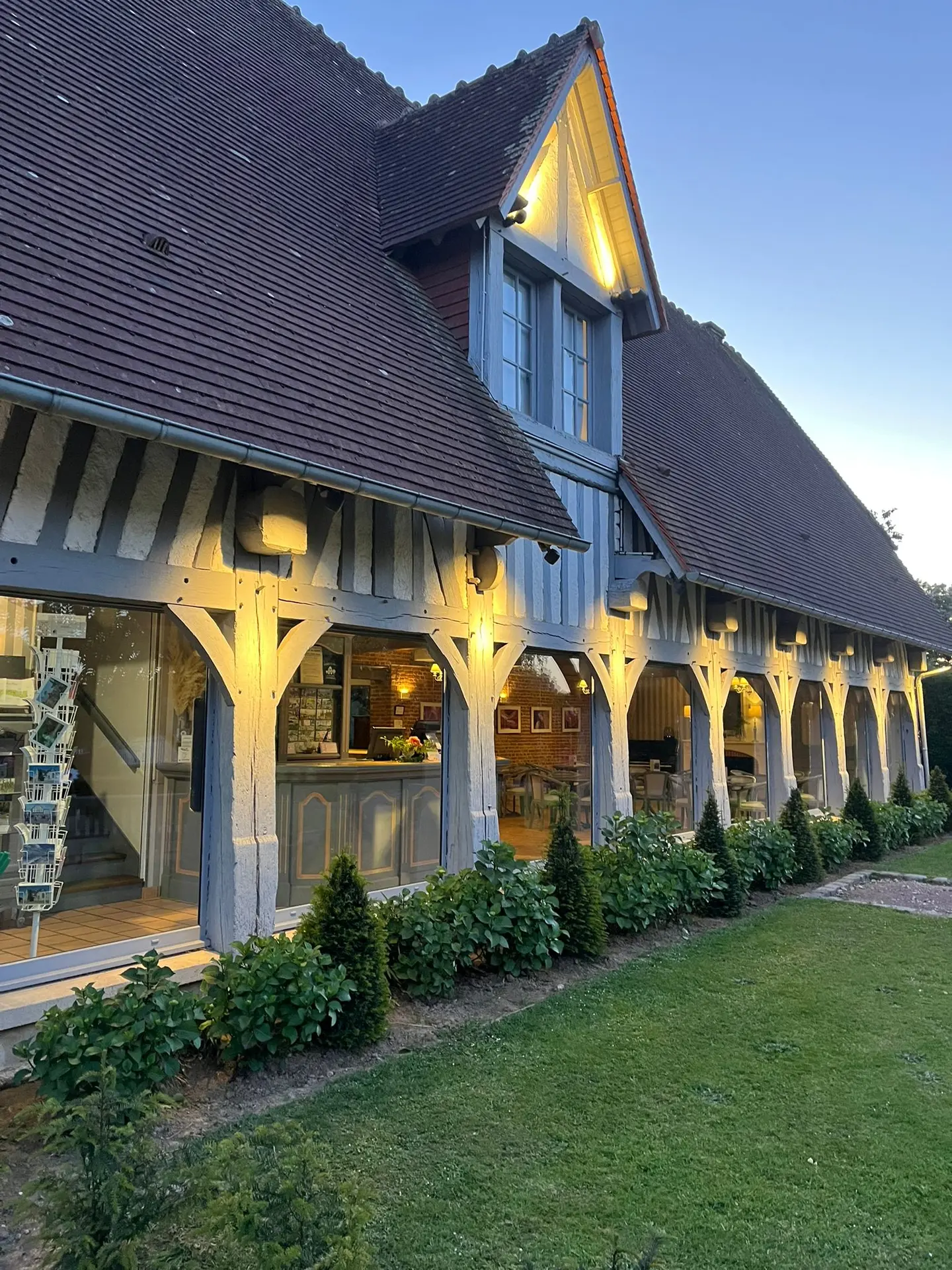 Pierres en Lumières à Offranville - La Terrasse Gourmande