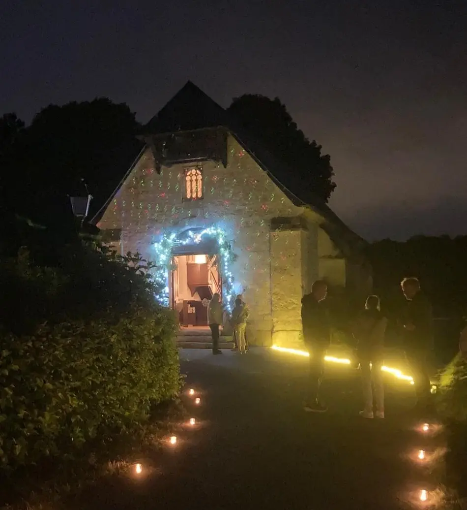 Chapelle du Bout du Vent illuminée
