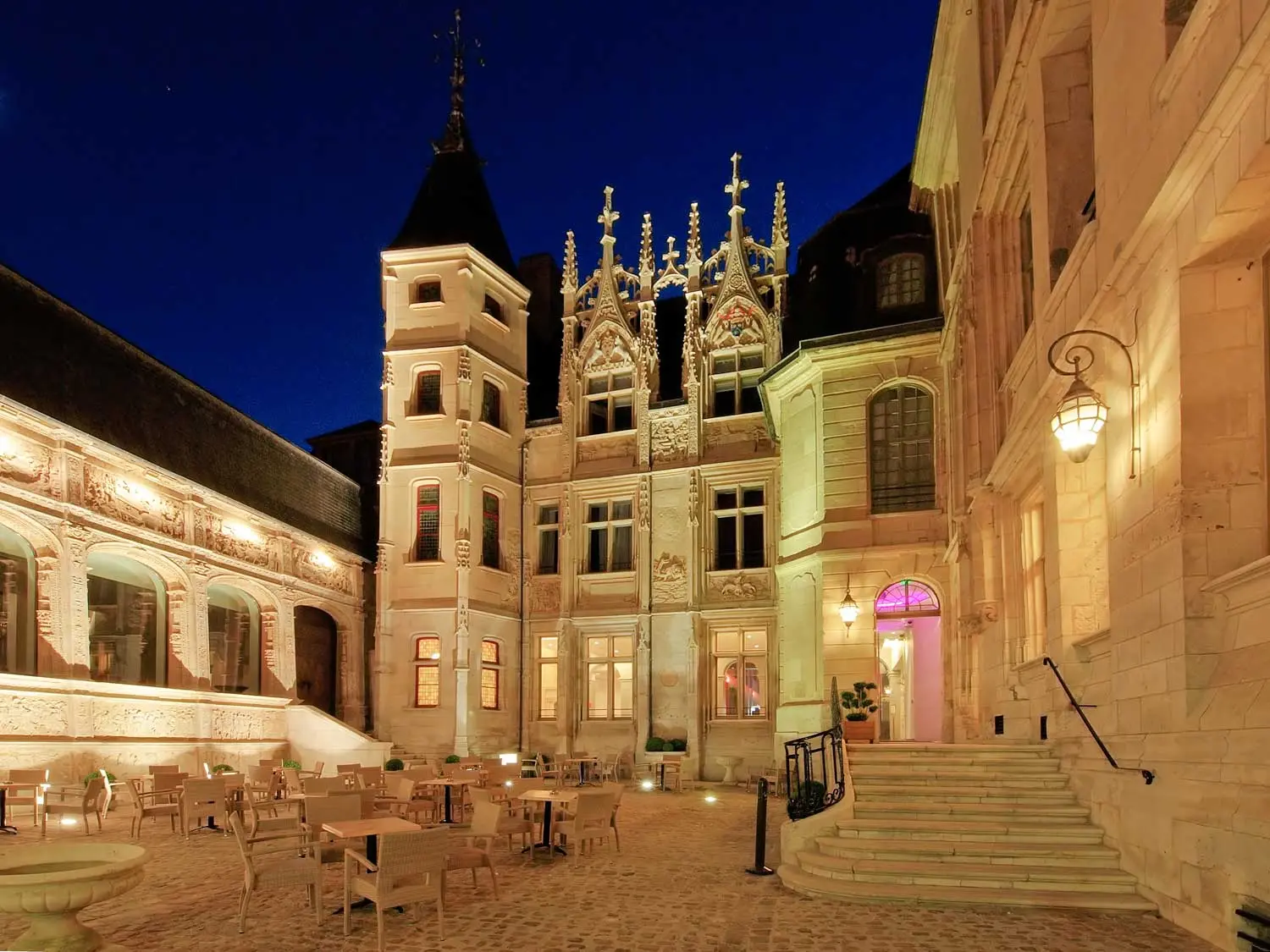 Cour d'Honneur de nuit