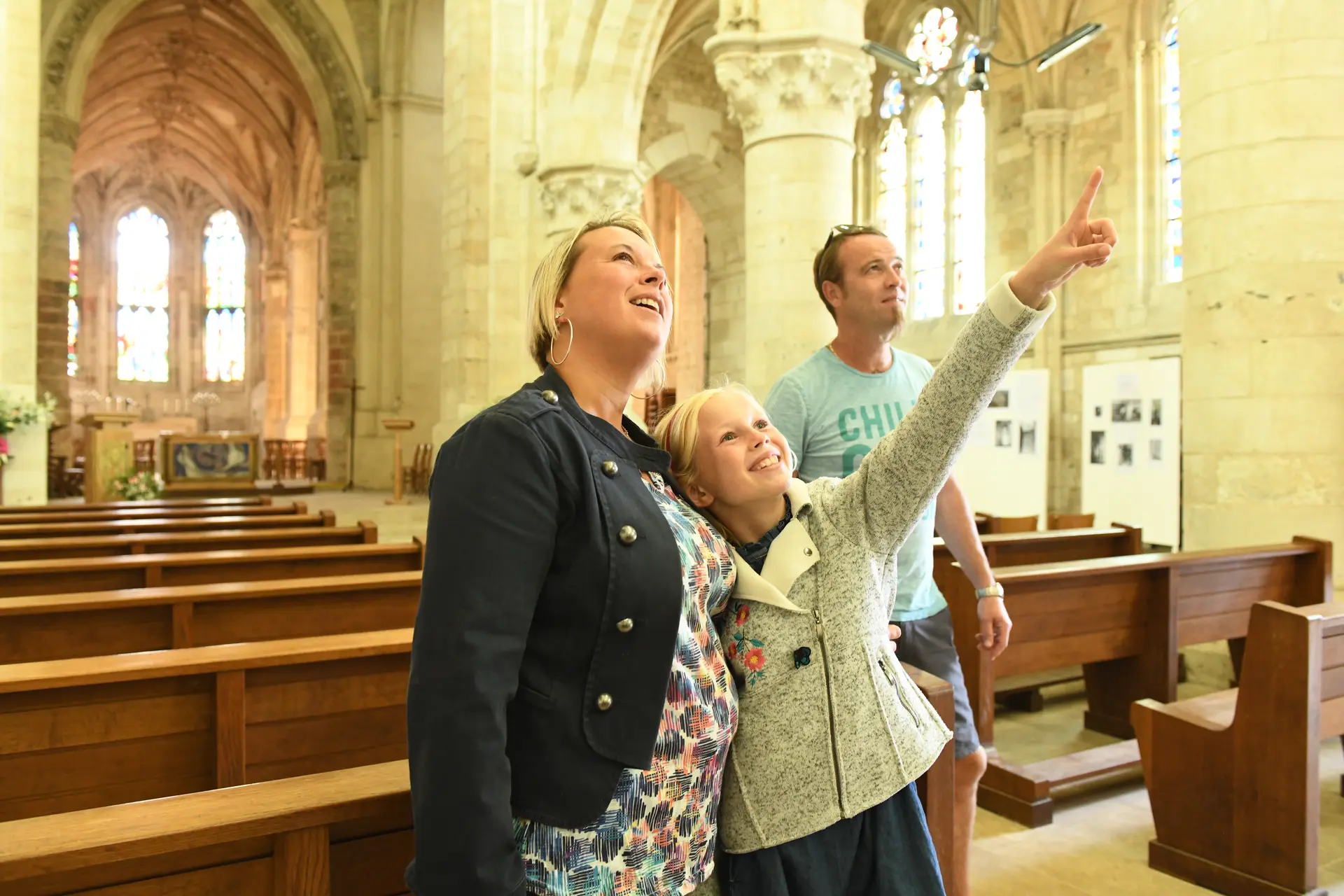 Visite de la Collégiale d'Auffay en famille