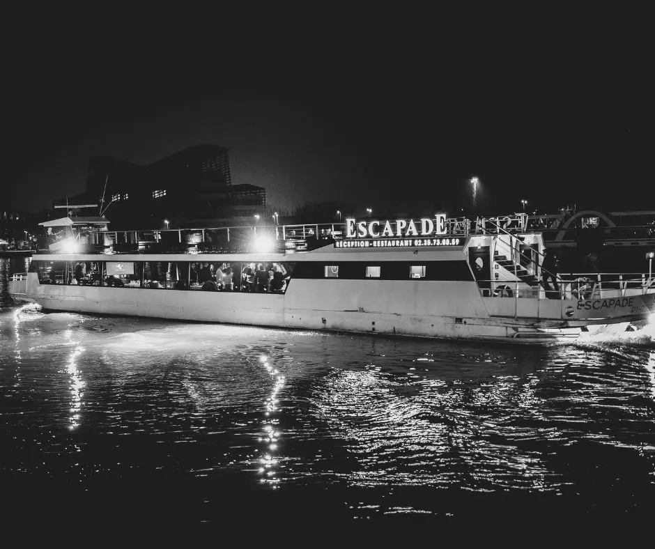 PUBLICATIONS FACEBOOK - 134