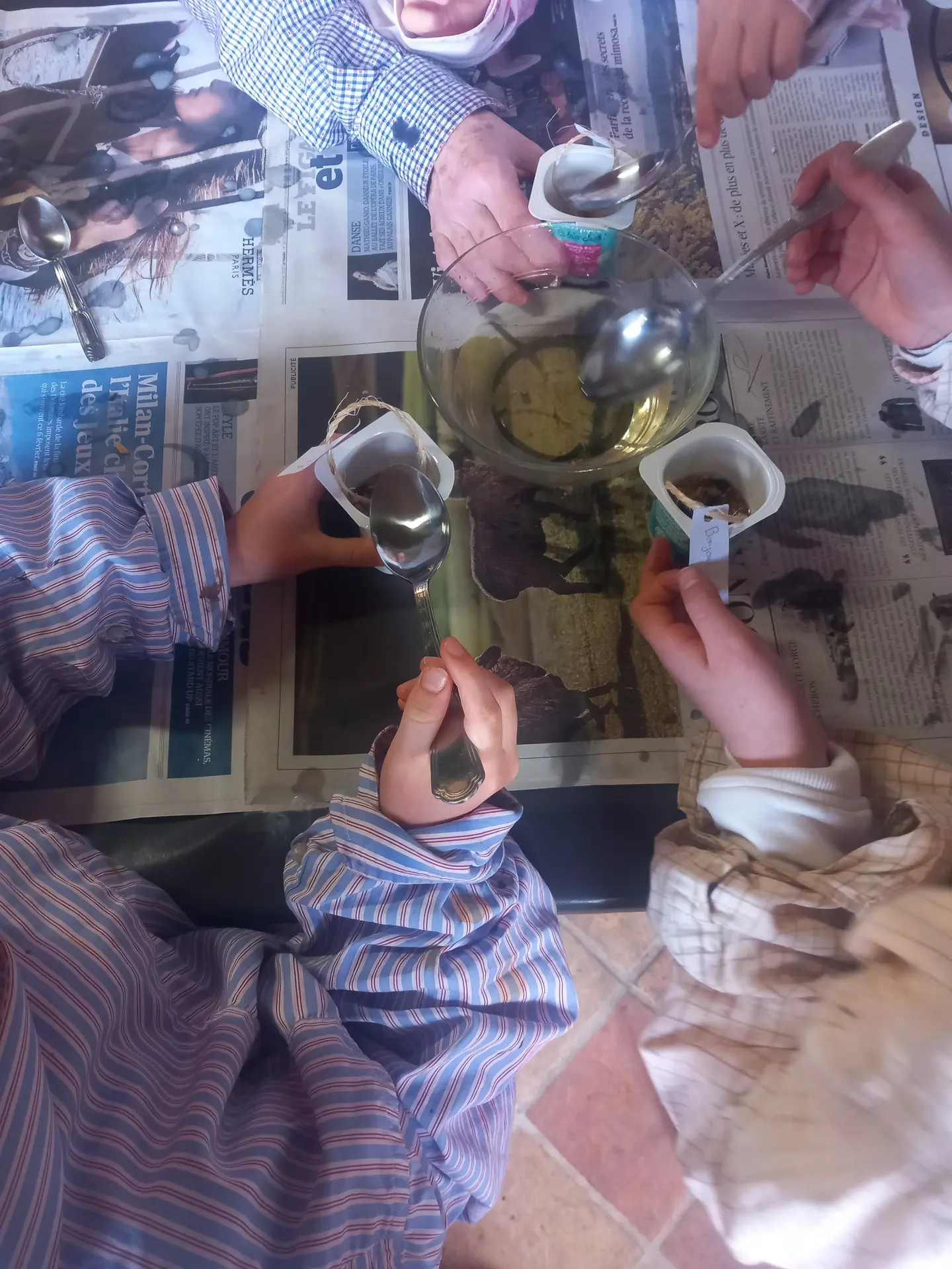Fabrique des boules de graines