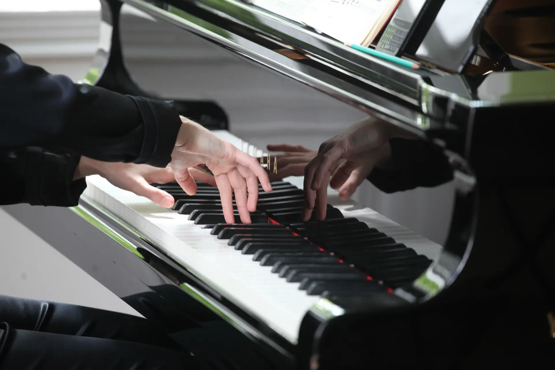 Feriel KADDOUR pianiste au Château de Bois Guilbert