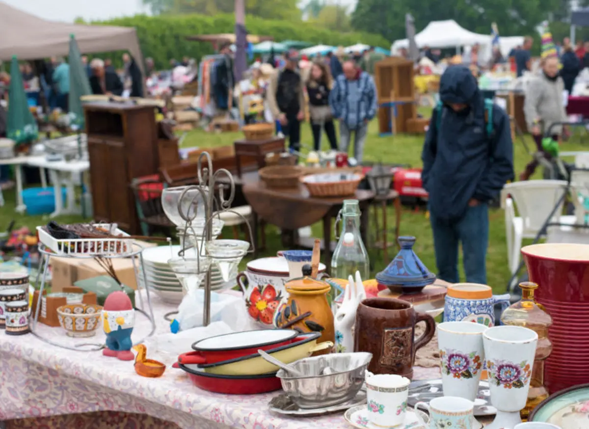 Foire à Tout Extérieure