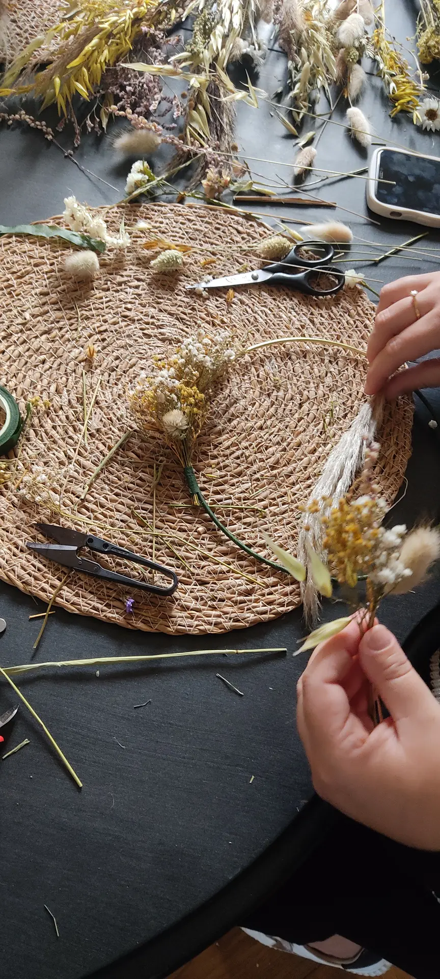 couronne de fleurs séchées