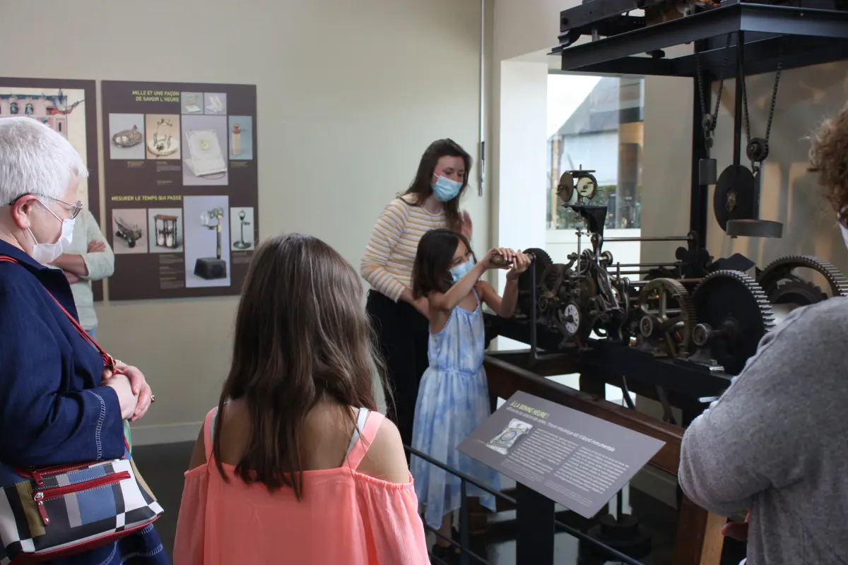 Visite guidée de l'été musée de l'horlogerie de Saint-Nicolas d'Aliermont