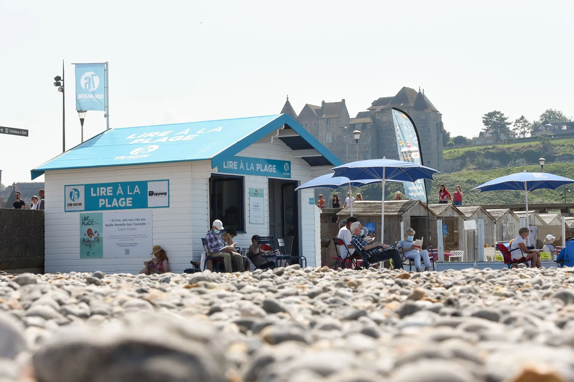 Lire à la Plage Dieppe