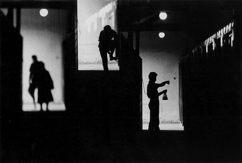 Ray-K.-Metzker-Europe-Austria-1960-©-Estate-of-Ray-K.-Metzker-Courtesy-Les-Douches-la-Galerie-Paris