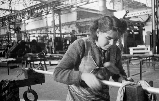 Étameuse dans les années 1950