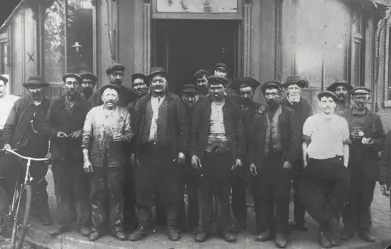 Ouvriers charbonniers du port du Havre, vers 1910