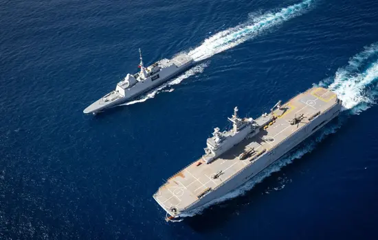 Porte-hélicoptères amphibie Mistral