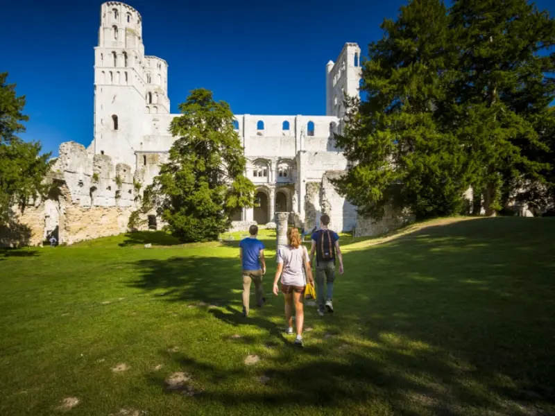 Vallee-de-Seine-abbaye-de-Jumieges-2013
